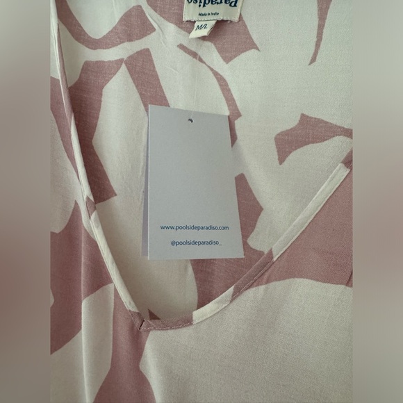 NWT - Poolside Paradiso - Floral Cover Up - Size M/L - Picture 3 of 4